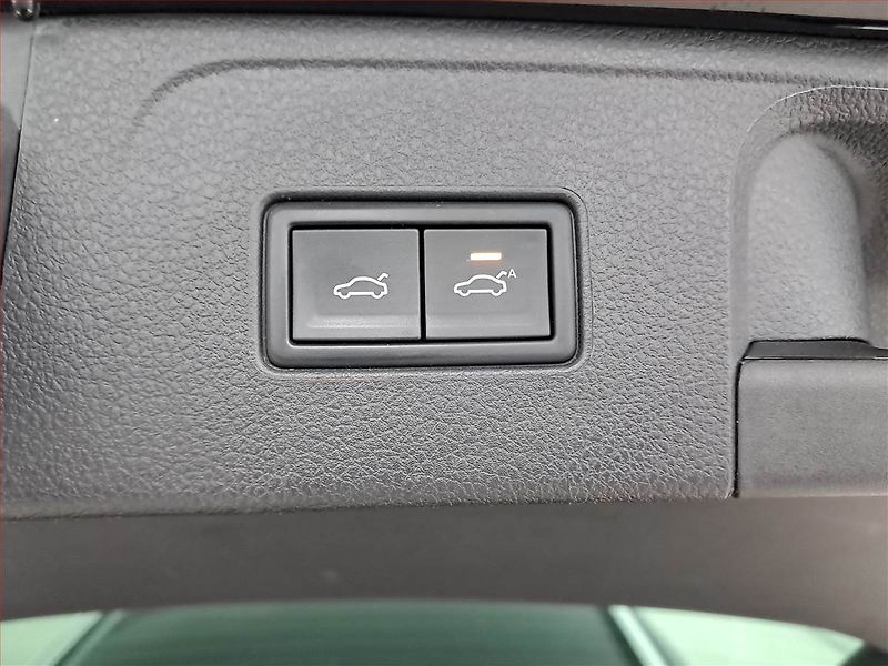Volkswagen Passat (2021) Elegance 2.0 TDI - fotka 16 z 24