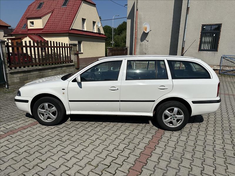 Škoda Octavia 1,9 TDI Elegance - fotka 8 z 17