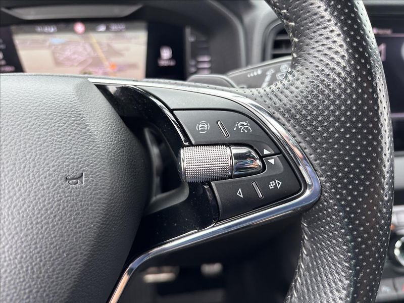 Škoda Karoq 1,5 TSI  110kW Sportline - fotka 33 z 51