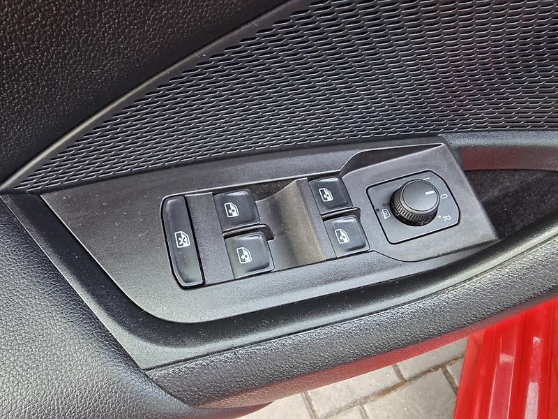 Škoda Octavia (2022) 2.0TDI AMBITION ČR NOVÉ 1.MAJ - fotka 15 z 19