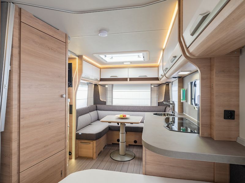 Knaus (2027) Südwind 450 FU Black Selection - fotka 4 z 4