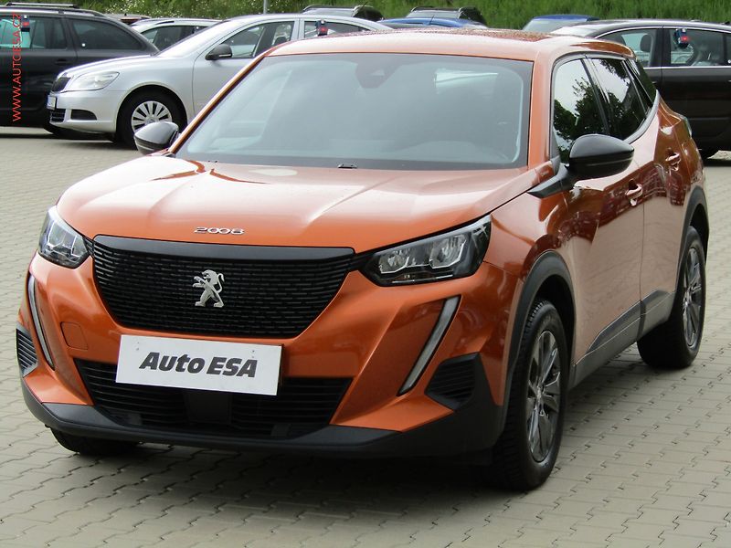 Peugeot 2008 (2022) 1.2PT, ČR, LED, park.čidla - fotka 3 z 22