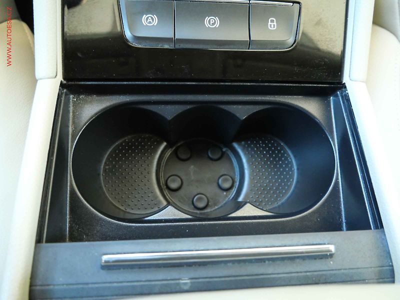 Škoda Superb (2017) 2.0TDi, ČR, DSG, bixen - fotka 24 z 24