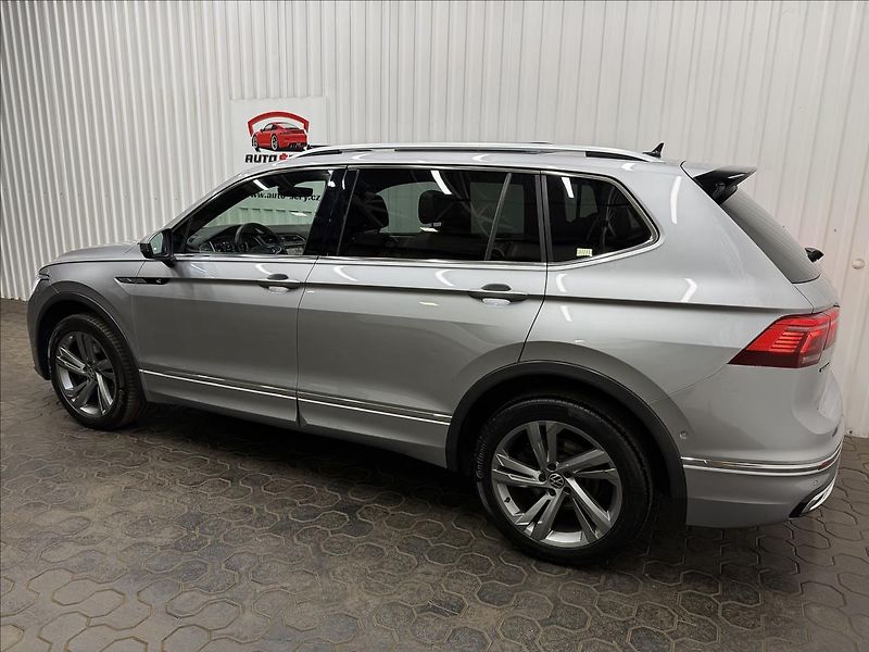 Volkswagen Tiguan Allspace R-LINE 180kW DCC H&K HUD PANO - fotka 5 z 50