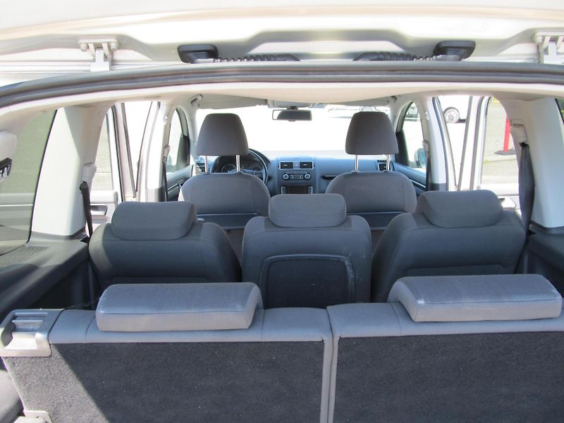 Volkswagen Touran (2011) 2.0TDI 7 míst  - fotka 47 z 60