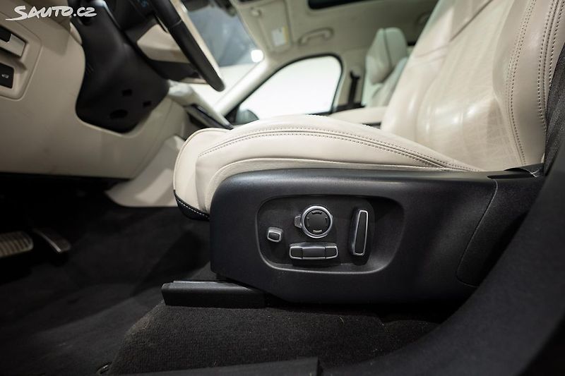 Land Rover Range Rover Velar P380 280 kW R-Dynamic - fotka 22 z 36
