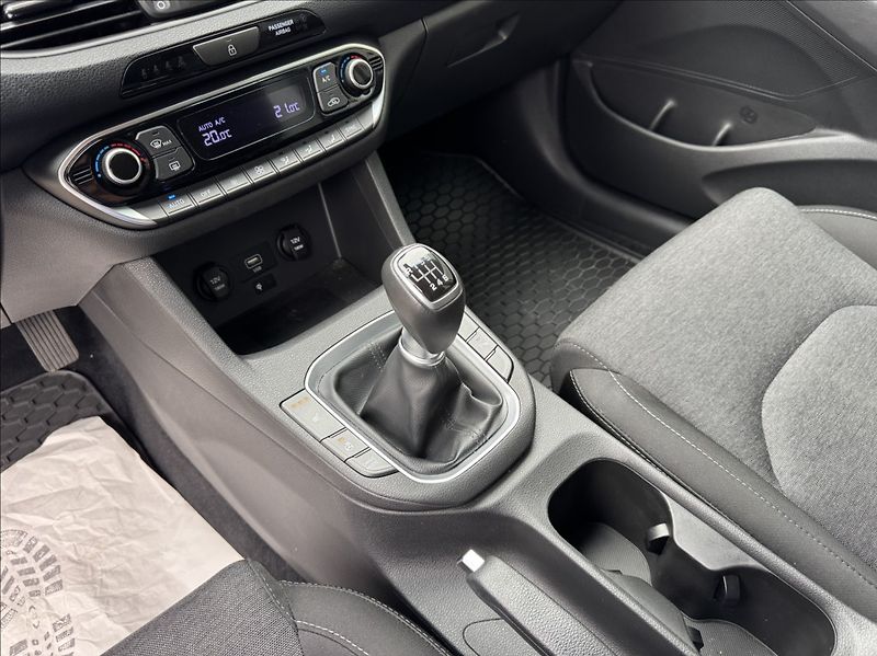Hyundai i30 1,5 T-GDi WG DPH 1.maj původČR - fotka 35 z 50