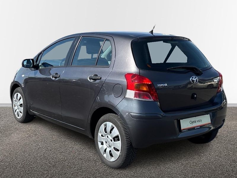 Toyota Yaris Hatchback - fotka 15 z 27