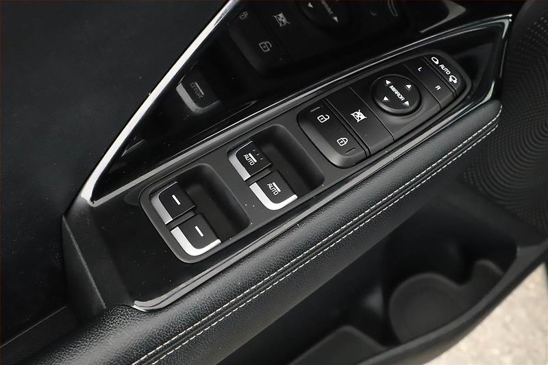 Kia Niro (2020) Hybrid, Automat, Serv.kniha - fotka 18 z 18