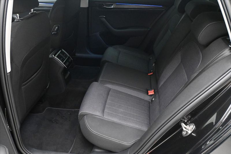 Škoda Superb 2,0 TDI 110 kW DSG Style Záruk - fotka 14 z 32