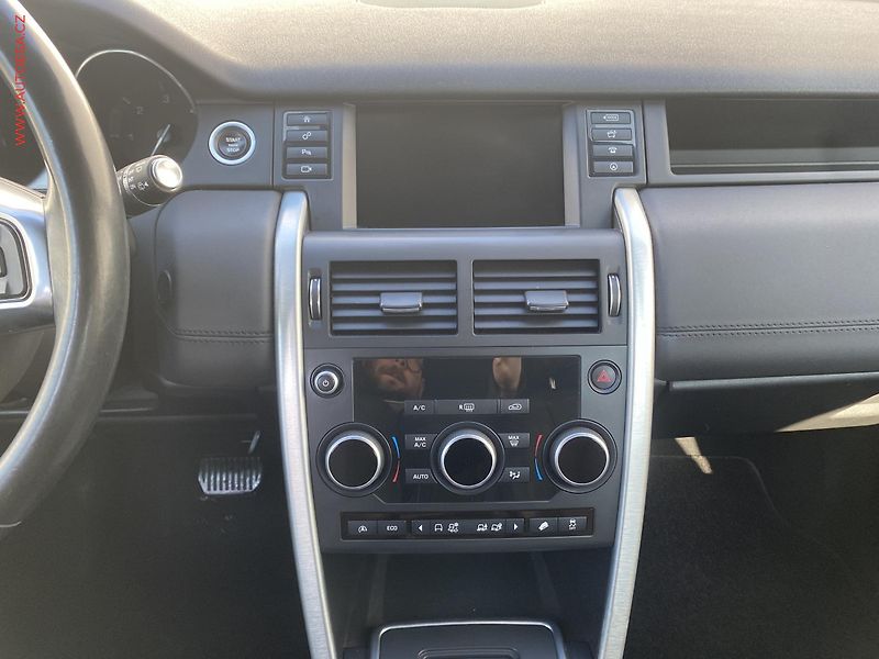 Land Rover Discovery Sport (2015) 2.2 TD4 4x4, AT, bixen, panor - fotka 12 z 19