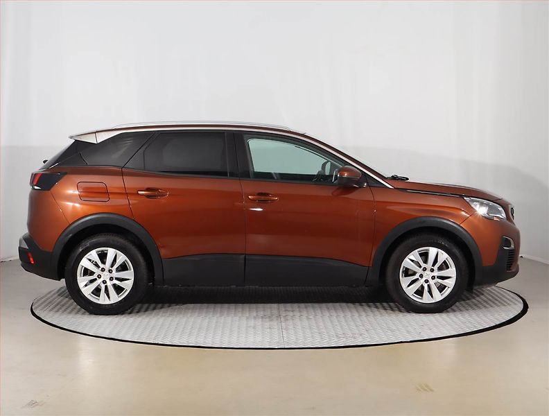 Peugeot 3008 (2017) 1.2 PureTech, Tempomat - fotka 6 z 21