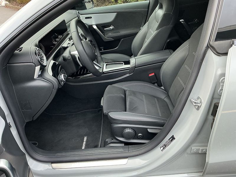 Mercedes-Benz CLA 200 d Shooting Brake  AMG - fotka 11 z 26