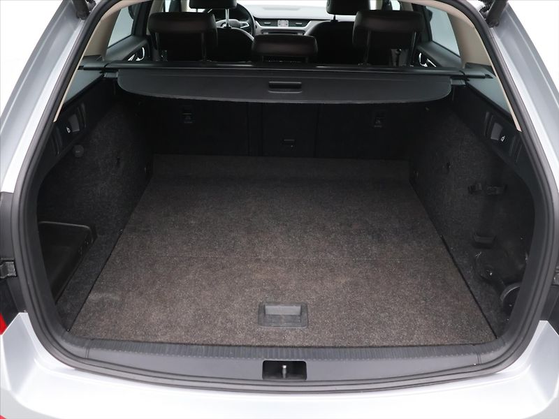 Škoda Octavia 2,0 TDI 135kW DSG 4x4 L&K - fotka 10 z 32