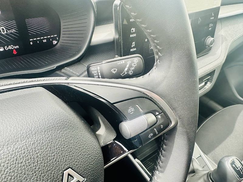 Škoda Fabia Top Selection 1,0TSI 85kW MT6/ - fotka 11 z 27