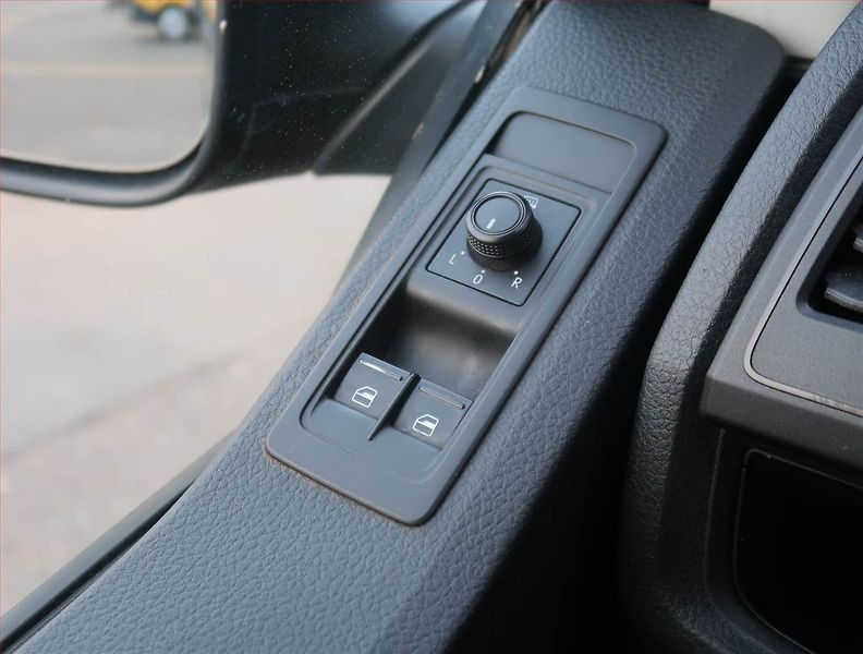 Volkswagen Transporter (2019) 2.0 TDI, Bus, 9Míst, DPH - fotka 18 z 20