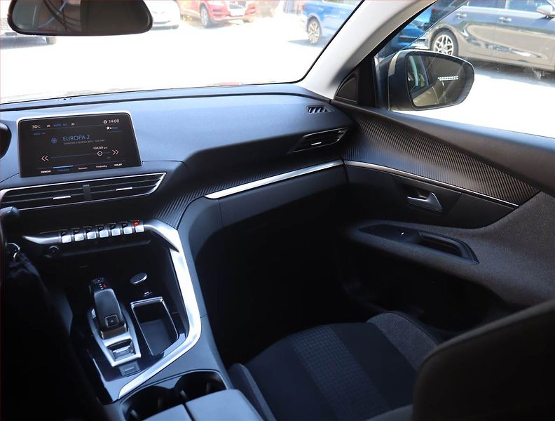Peugeot 3008 (2017) 1.2 PureTech, Automat - fotka 8 z 22