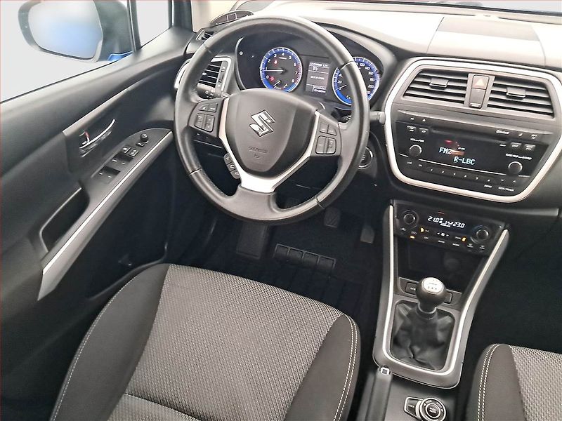 Suzuki SX4 S-Cross (2016) 1.6 VVT AllGrip, 4X4 - fotka 7 z 18