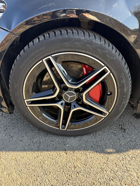 Mercedes-Benz Třídy C C 400 245kW COUPE 4x4 AMG  - fotka 7 z 20