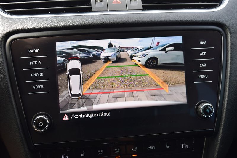 Škoda Octavia 2,0 TDI 110KW DSG NAVIGACE ALU - fotka 37 z 47