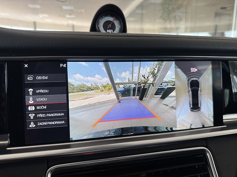 Porsche Panamera 4S 324kW*Chrono*REZERVACE! - fotka 21 z 39