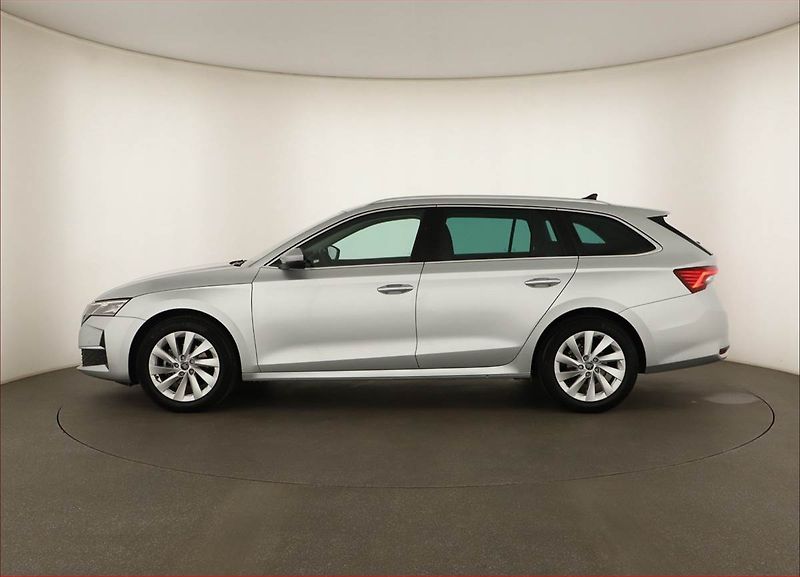 Škoda Octavia (2025) 1.5 TSI e-tec, Top Selection - fotka 3 z 16