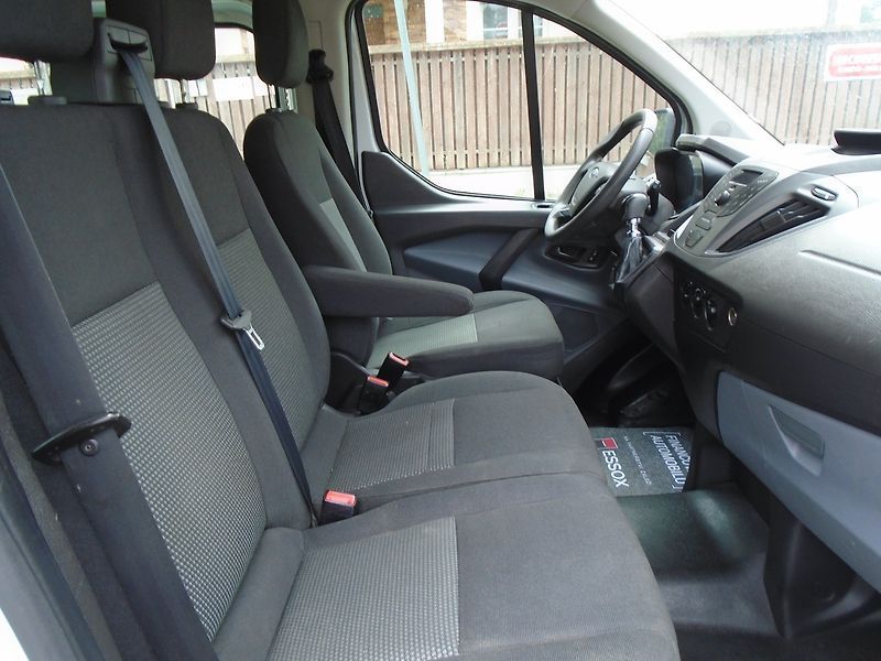 Ford Transit Custom (2015) 2.2 TDCi 6 míst, klima - fotka 15 z 25
