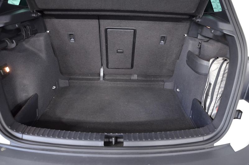Škoda Karoq (2019) 1.6TDI 85 Style - fotka 19 z 19