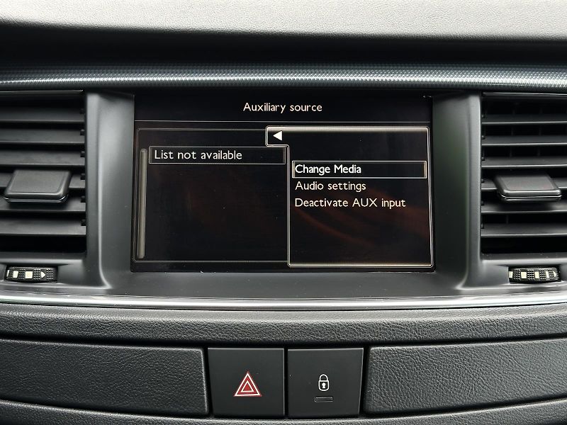 Peugeot 508 2.0HDi AT 163PS Bi-Xenon NAVI - fotka 24 z 36