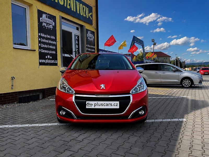 Peugeot 208 1,2I (81Kw)*MÁLO NAJETO* - fotka 3 z 15
