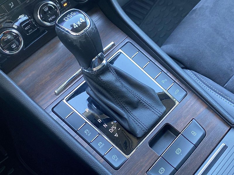 Škoda Superb (2022) Combi 2.0 TDI 4x4 DSG Scout - fotka 18 z 31