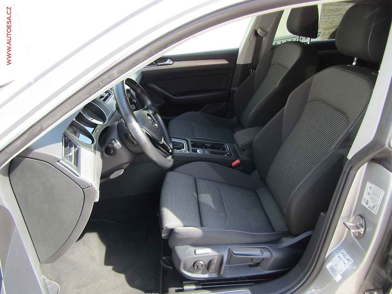Volkswagen Arteon (2019) 2.0 TDi, DSG, navi, park - fotka 9 z 18