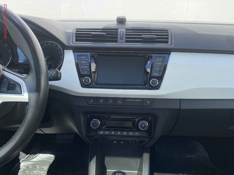 Škoda Fabia (2015) 1.2 TSi, ČR, Style, DSG - fotka 12 z 17