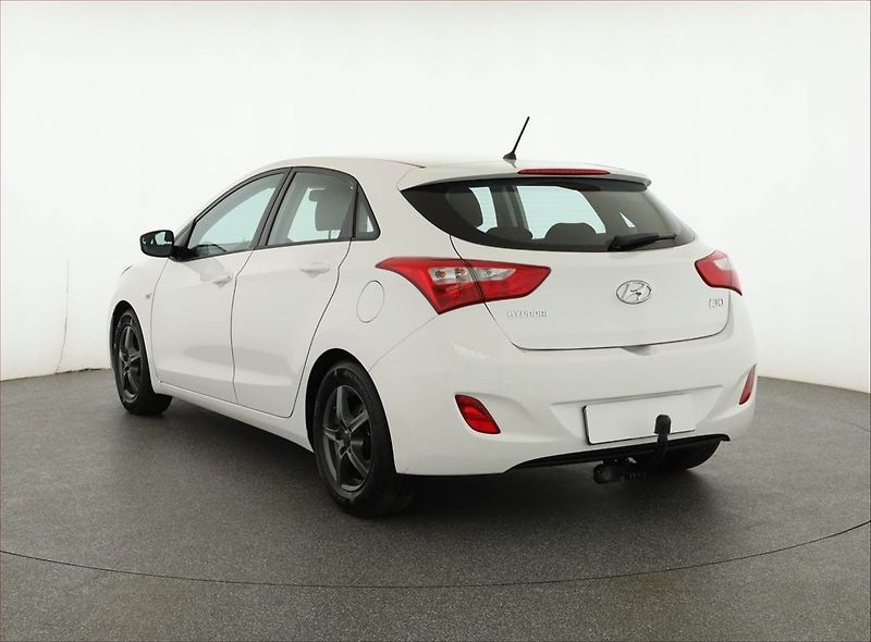 Hyundai i30 (2014) Trikolor 1.4 CVVT, Serv.kniha - fotka 4 z 15