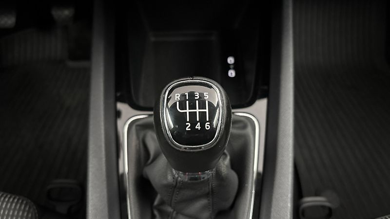 Škoda Octavia 2.0 TDI Ambition Combi - fotka 23 z 27