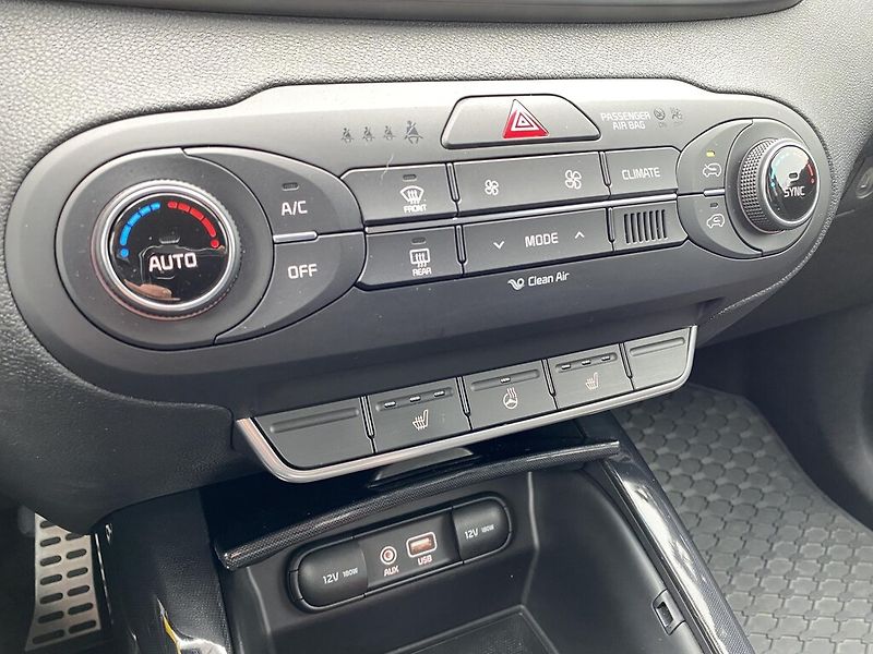Kia Sorento 2.2 CRDi 147 kW 4WD Exclusive - fotka 20 z 26