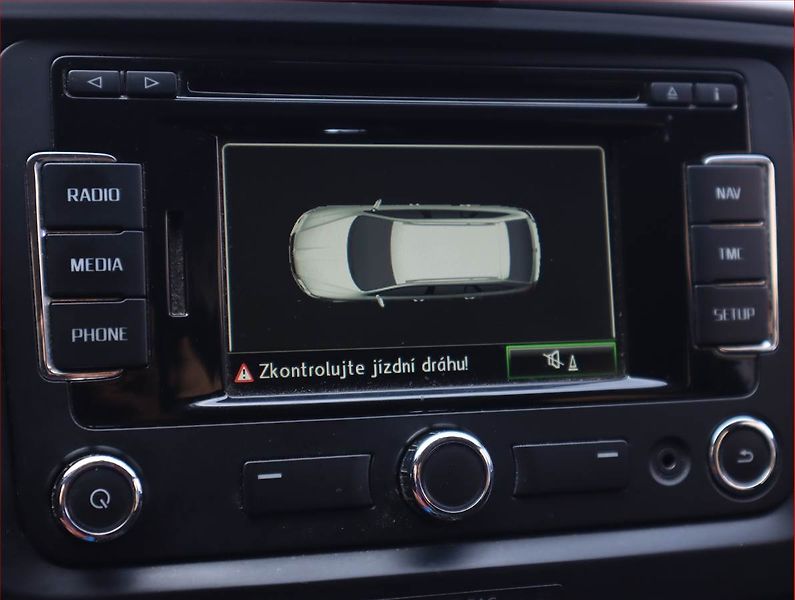 Škoda Superb (2014) 2.0 TDI, 4X4, Navi, Xenony - fotka 17 z 17