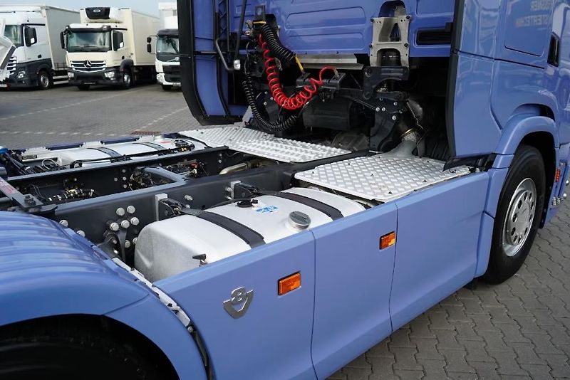 Scania (2023) S 590 V8 tahač 80t EURO 6 - fotka 5 z 18