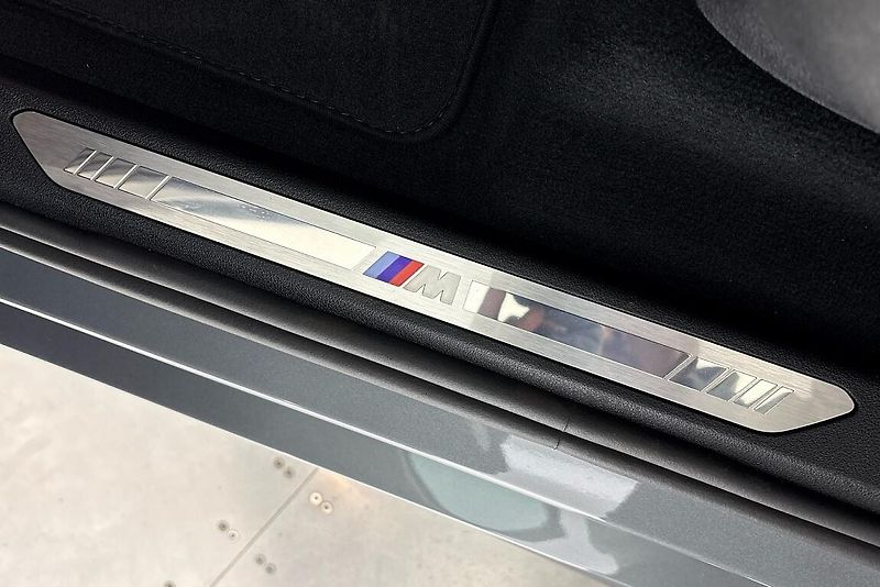 BMW X5 xDrive40i - fotka 19 z 28