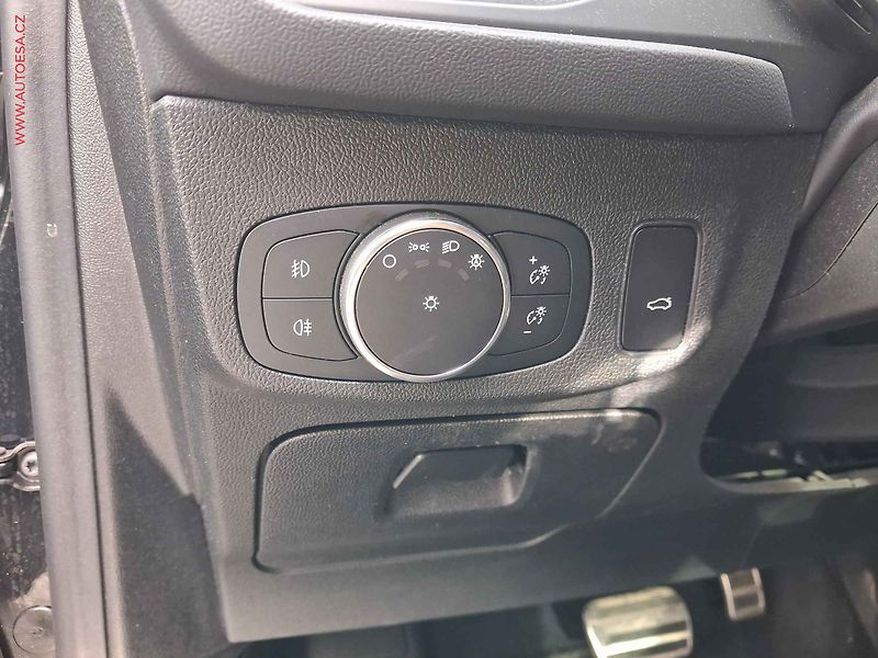Ford Focus (2019) 1.5EB, ST-Line, AT - fotka 15 z 19