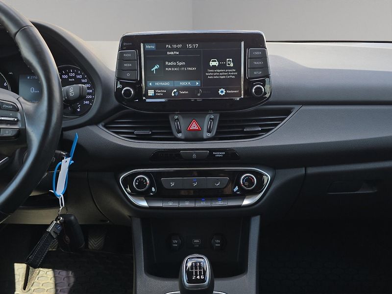 Hyundai i30 (2023) Comfort 1.5i 81kw, serv. kniha - fotka 18 z 24