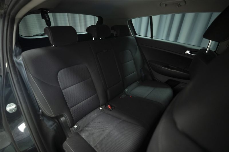 Kia Sportage 1,6 CRDi NAVI KAMERA VÝHŘEV ČR - fotka 12 z 49