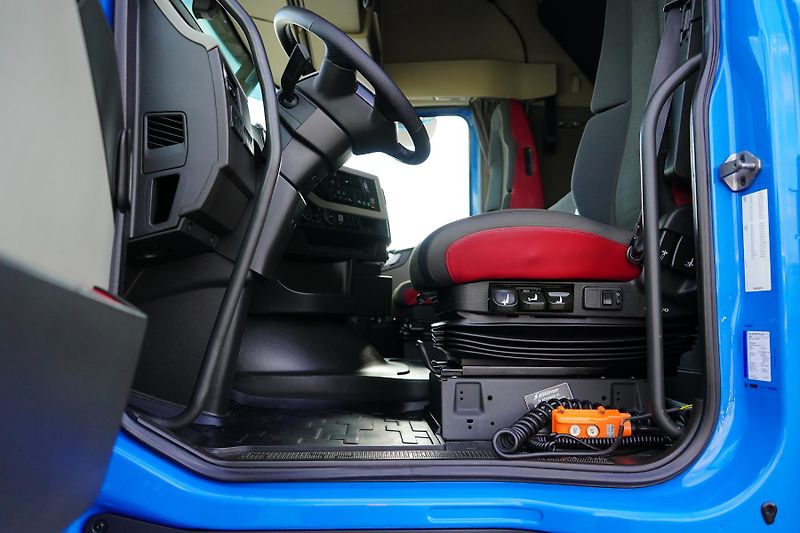 Volvo FH (2017) 500 / ACC / XL / EURO 6 / BDF  - fotka 53 z 53