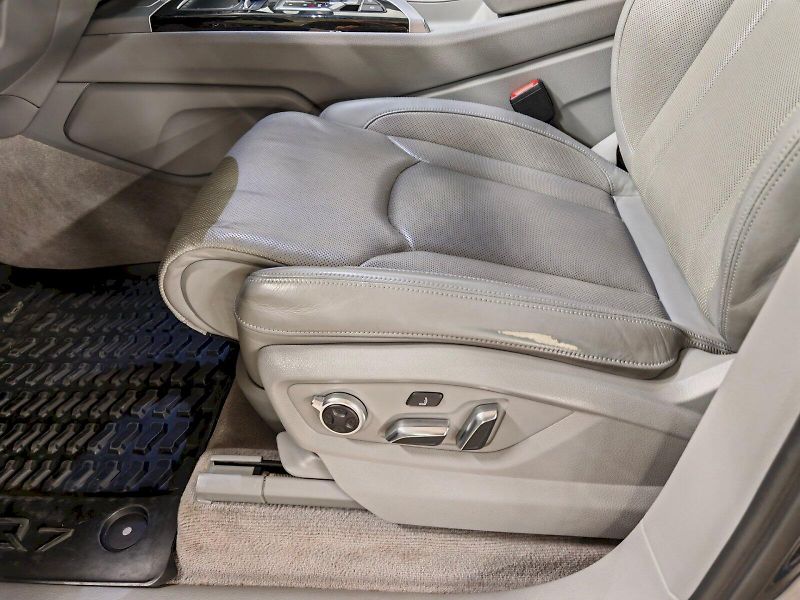 Audi Q7 (2016) 3.0 TDI 200 kW Quattro - fotka 17 z 26