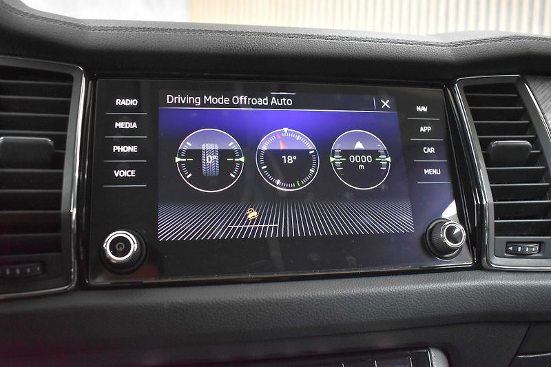 Škoda Kodiaq 2.0 TDI DSG*4X4*7.MÍST*ACC*DPH - fotka 34 z 46