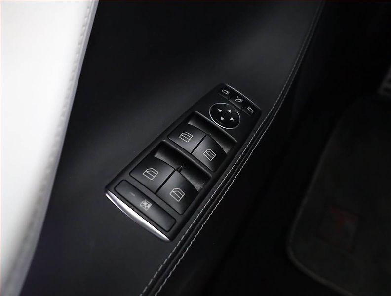 Tesla Model S (2019) P100D Ludicrous, SoH 91% - fotka 21 z 26