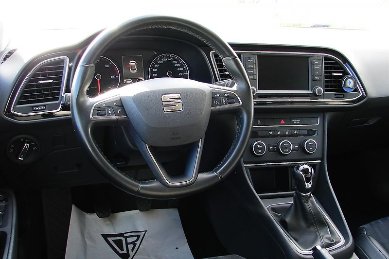 Seat Leon 1.6 TDi 110PS LED Navi-ZADÁN!  - fotka 14 z 42
