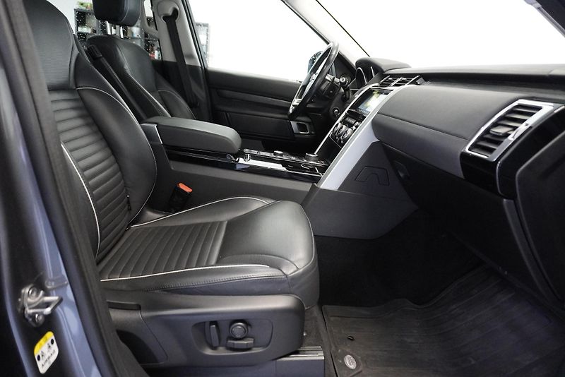 Land Rover Discovery   3,0 TDV6 4WD AUTOMAT - fotka 16 z 36