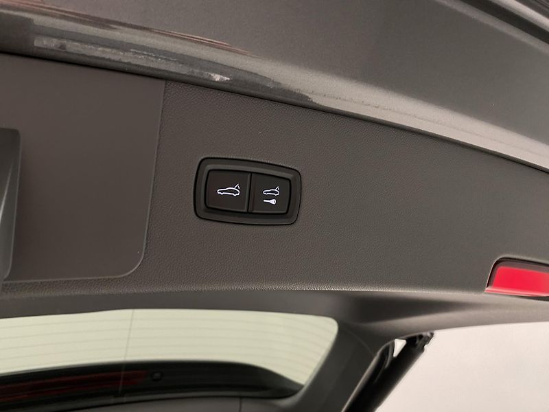 Porsche Cayenne E-HYBRID 250kW AWD AUT CZ - fotka 37 z 111