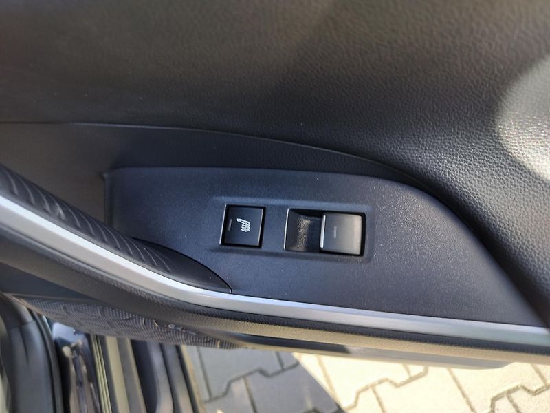 Toyota RAV4 2.5 4x4, plug in hybrid - fotka 23 z 29